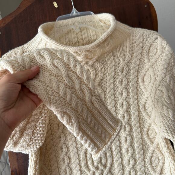 Elegant Cream Cable Knit Sweater - Picture 3 of 7